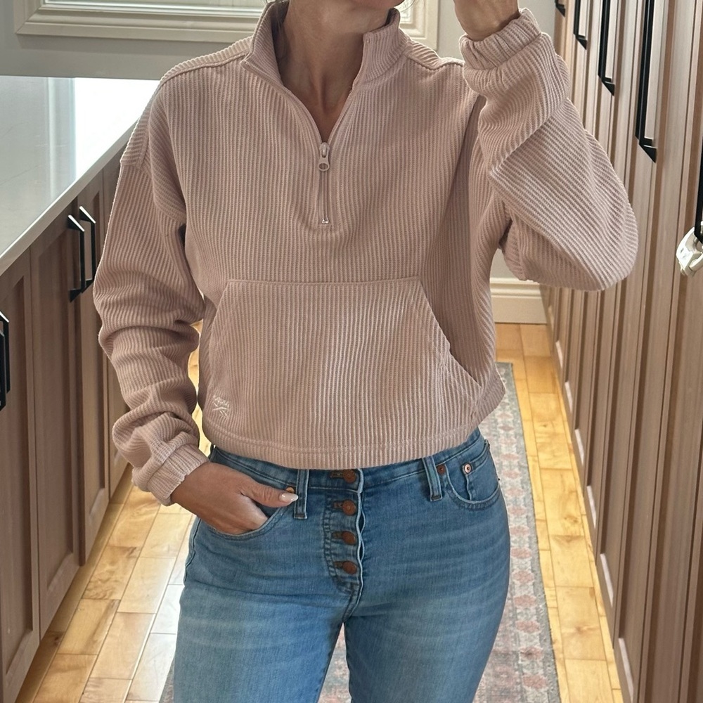 NWT: Reebok Waffle Cover Up Crop Sweatshirt | xs